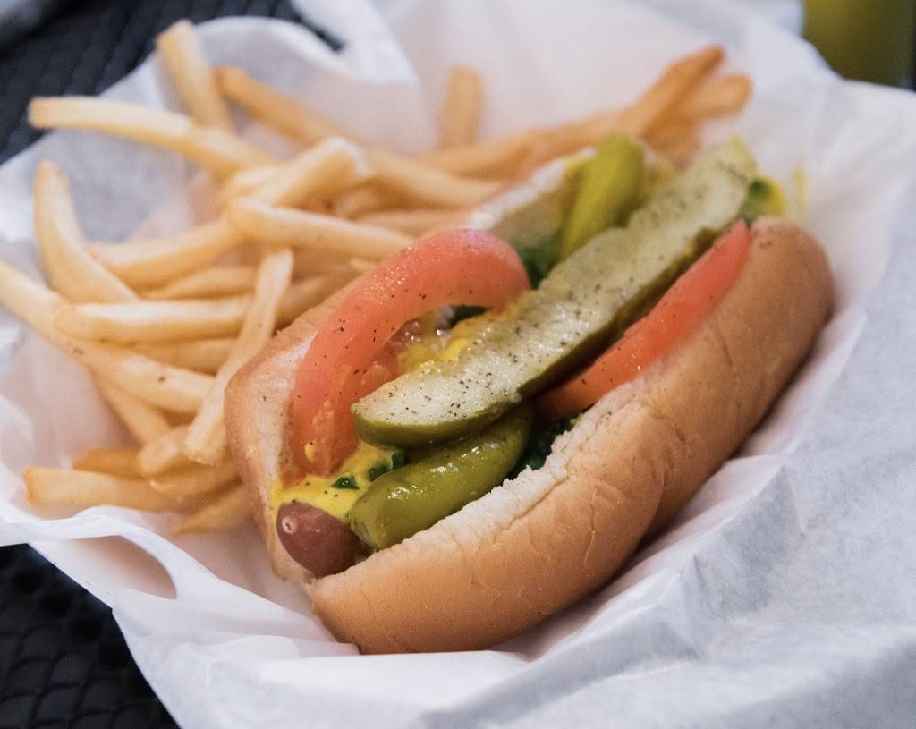 VinnyDs | restaurant | 1709 W Division St, Chicago, IL 60622, USA | 7737965866 OR +1 773-796-5866