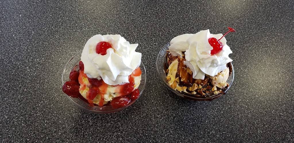 Braums Ice Cream & Burger Restaurant | restaurant | 5300 Matlock Rd, Arlington, TX 76018, USA | 8177848041 OR +1 817-784-8041