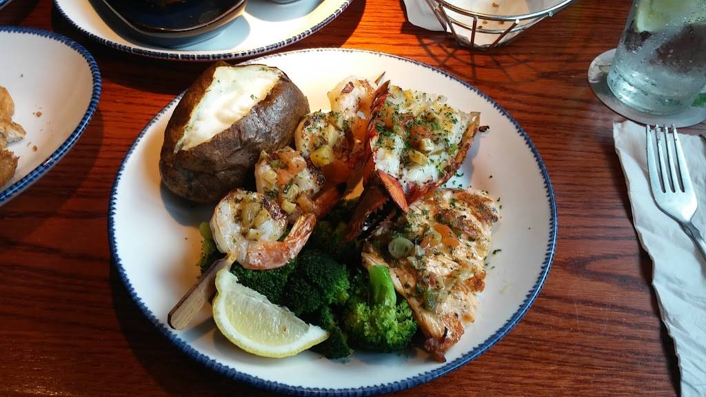 Red Lobster | restaurant | 26320 US-19, Clearwater, FL 33761, USA | 7277993816 OR +1 727-799-3816