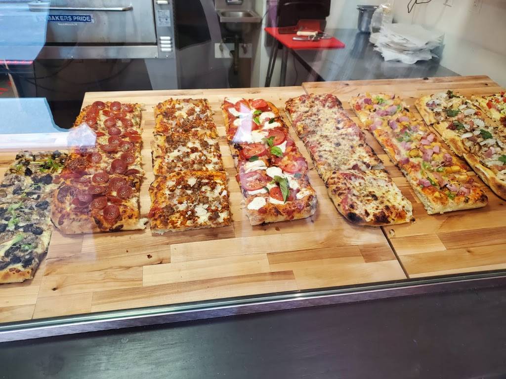 Lilys Pizza | meal takeaway | 2 Oliver St, Boston, MA 02109, USA | 8572770237 OR +1 857-277-0237