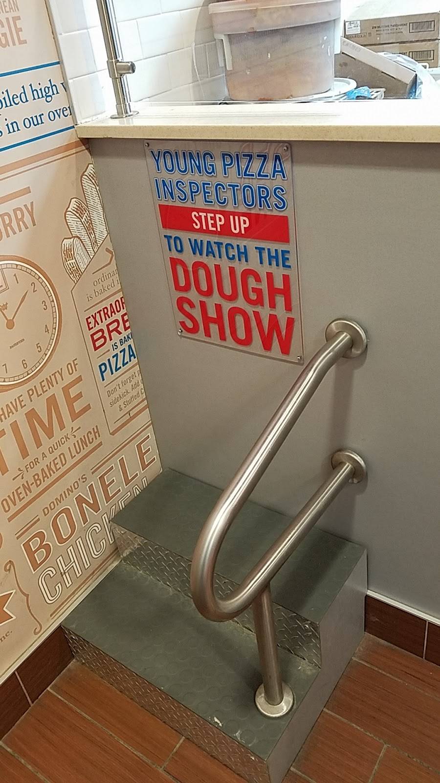 Dominos Pizza | meal delivery | 2815 S 18th St, Lincoln, NE 68502, USA | 4024342388 OR +1 402-434-2388