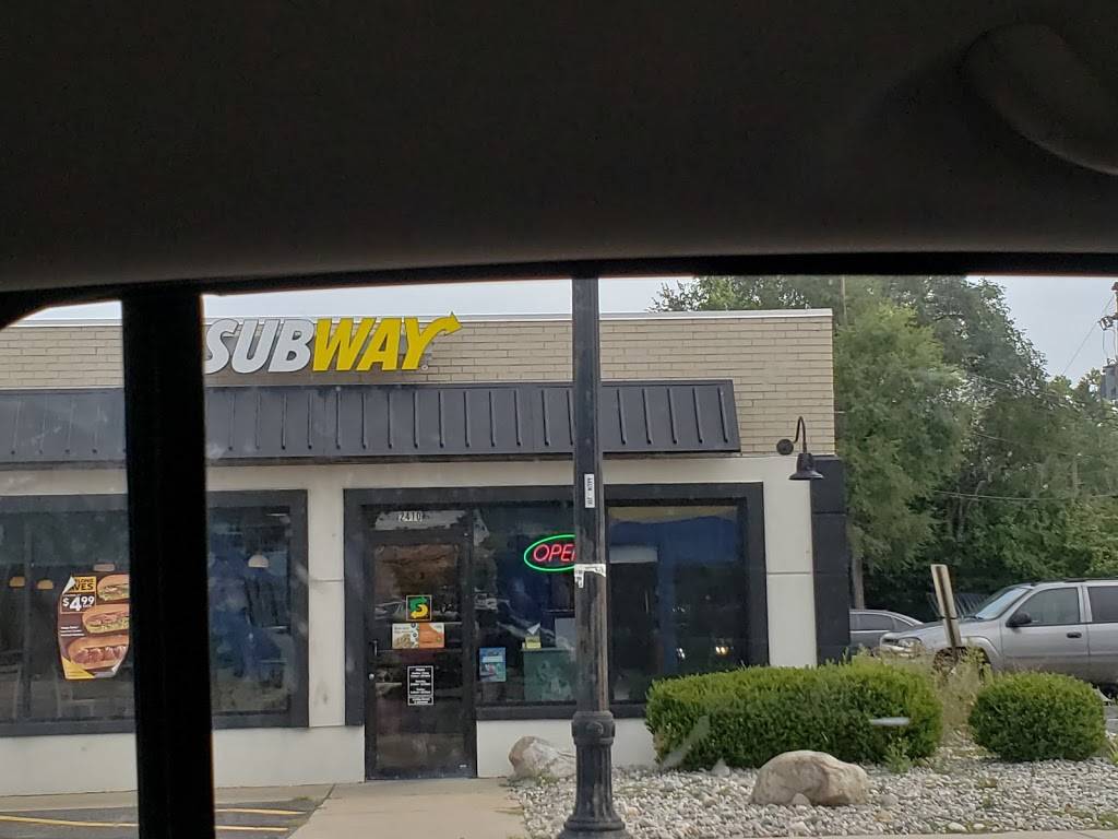 Subway | restaurant | 2410 W Stadium Blvd, Ann Arbor, MI 48103, USA | 7349946363 OR +1 734-994-6363