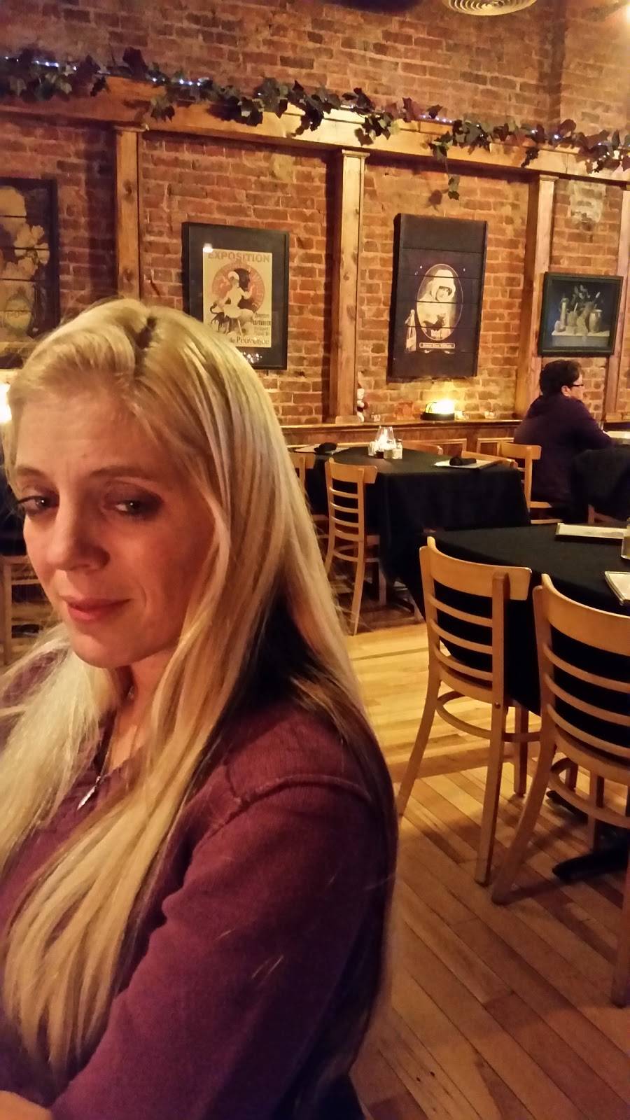 Muggsys Fine Dining | restaurant | 230 S Mauvaisterre St, Jacksonville, IL 62650, USA | 2172450641 OR +1 217-245-0641