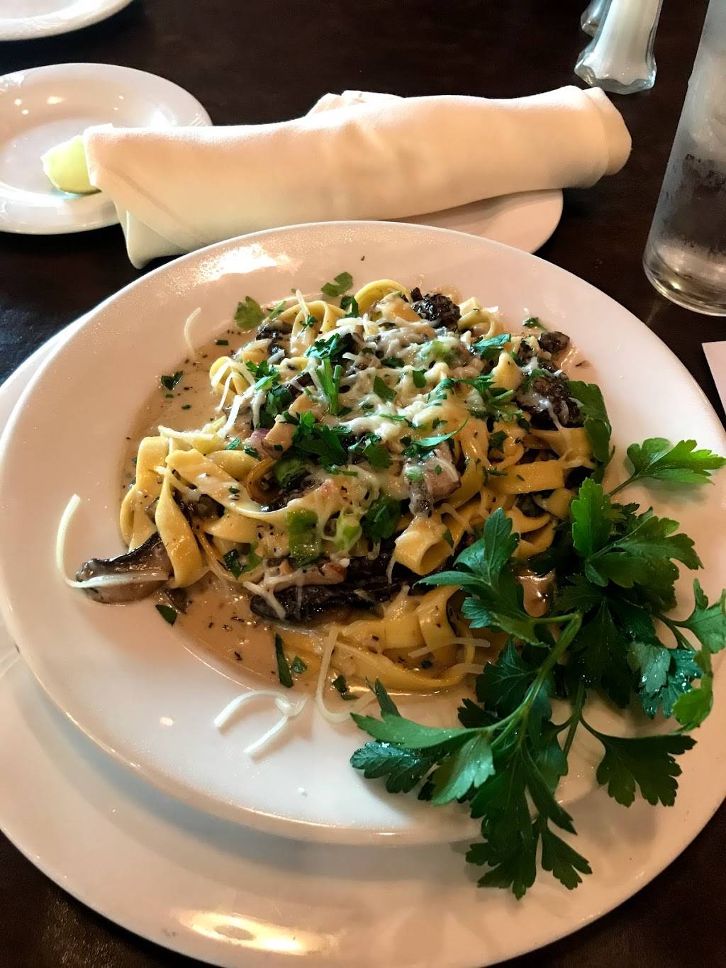 Hermanns European Cafe | restaurant | 214 N Mitchell St, Cadillac, MI 49601, USA | 2317759563 OR +1 231-775-9563