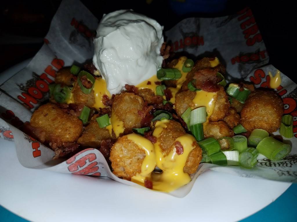 Hooters | meal takeaway | 4215 W Hillsborough Ave, Tampa, FL 33614, USA | 8138853916 OR +1 813-885-3916