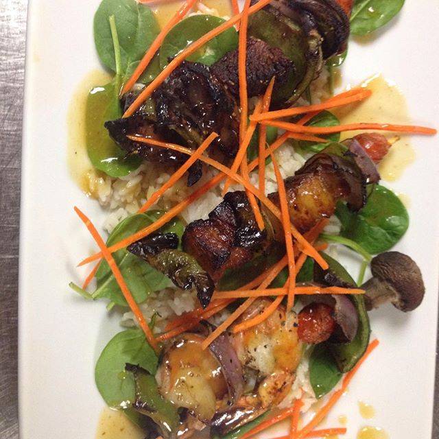 Charcoals Bar And Grill | restaurant | 701 Olde Hickory Rd, Lancaster, PA 17601, USA | 7172087427 OR +1 717-208-7427