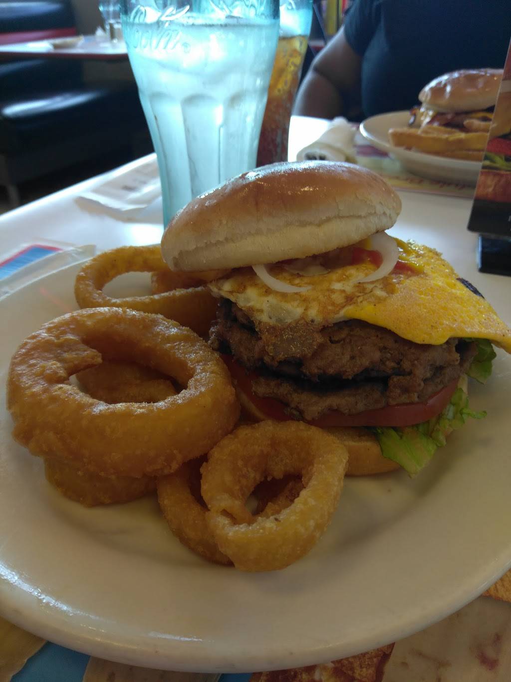 Steak n Shake | restaurant | 4913 Dixie Hwy, Louisville, KY 40216, USA | 5024484400 OR +1 502-448-4400