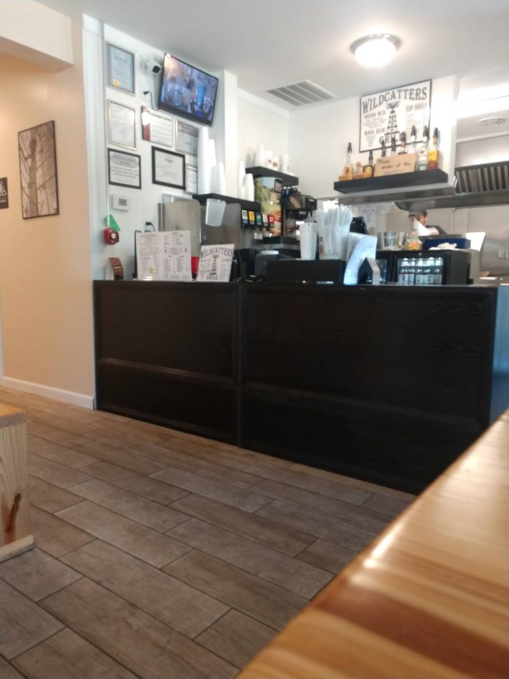 Wildcatters Grill | restaurant | 1721 Jackson Ave, Charleston, IL 61920, USA | 2175122105 OR +1 217-512-2105