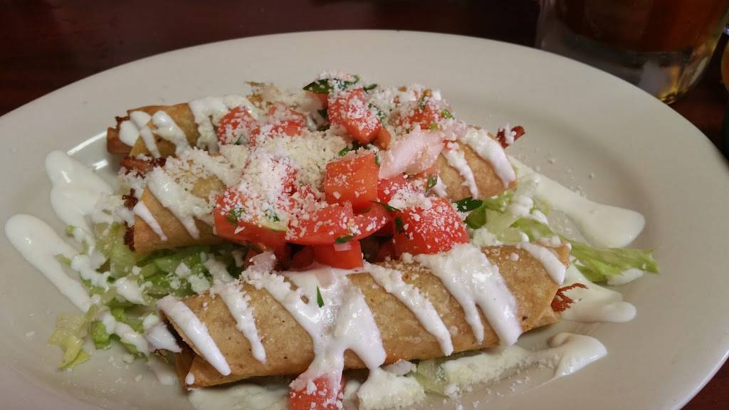 Luna llena restaurant | restaurant | 2760 Tapo Canyon Rd, Simi Valley, CA 93063, USA | 8052105022 OR +1 805-210-5022