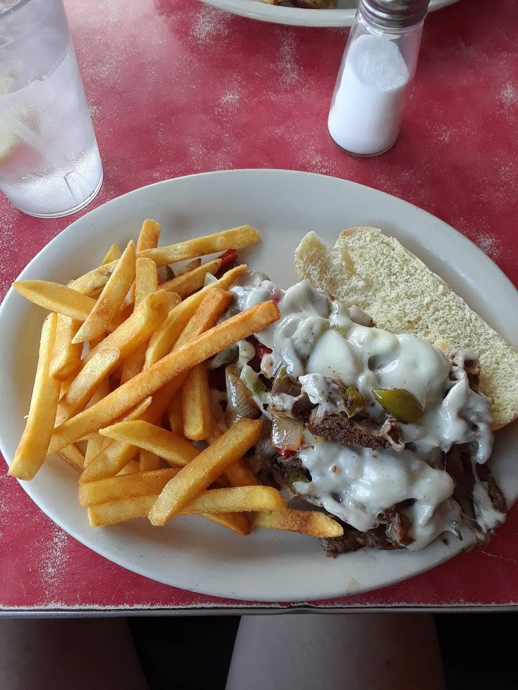 Auburn Diner | restaurant | 64 Columbus St, Auburn, NY 13021, USA | 3152537375 OR +1 315-253-7375