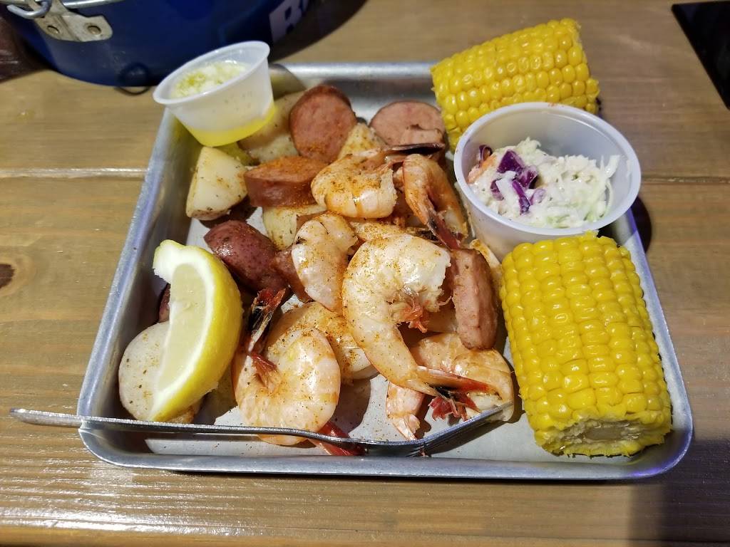 Shuckin Shack Oyster Bar | restaurant | 3620 Pelham Rd #4, Greenville, SC 29615, USA | 8643358975 OR +1 864-335-8975