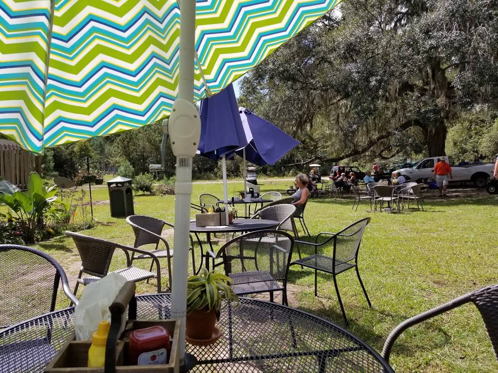 Lucy Bells | restaurant | 111 Benjies Point Rd, Daufuskie Island, SC 29915, USA | 8433416477 OR +1 843-341-6477