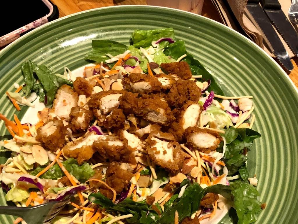 Applebees Grill + Bar | restaurant | 300 Motor Pkwy, Brentwood, NY 11717, USA | 6312314190 OR +1 631-231-4190