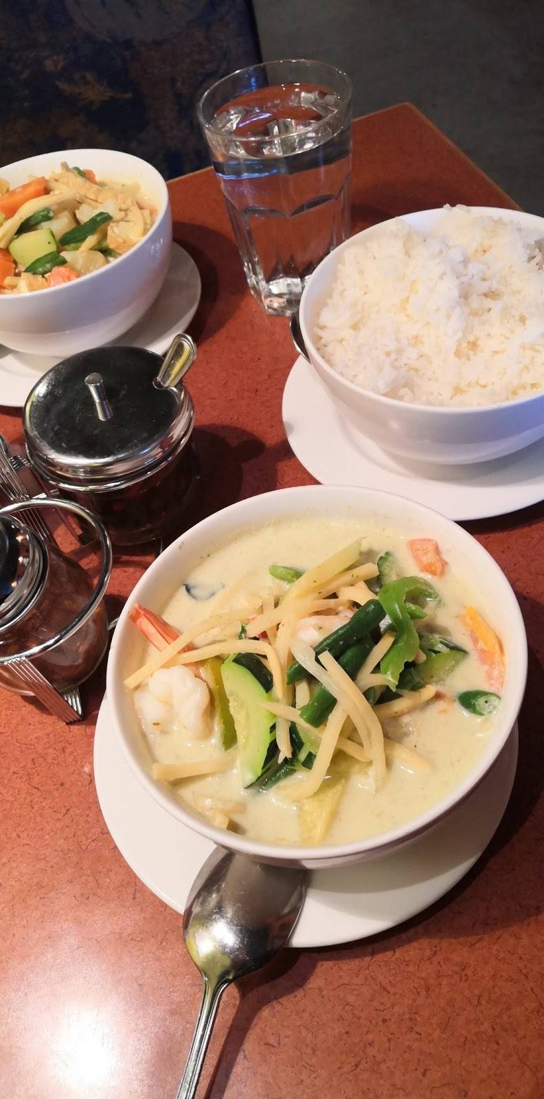 Thai Basil | restaurant | 6328 Meadows Rd, Lake Oswego, OR 97035, USA | 5036018424 OR +1 503-601-8424