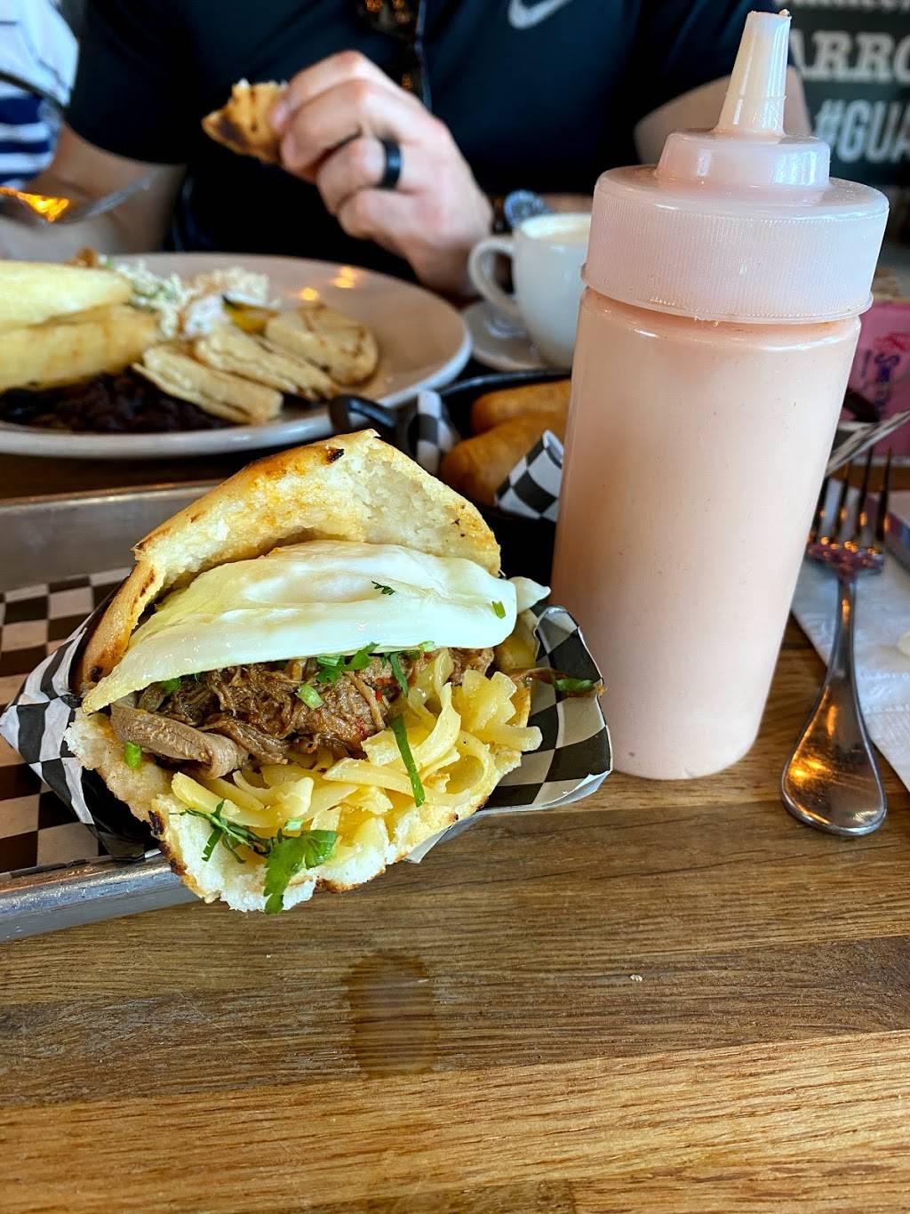 Doggis Arepa Bar | restaurant | 801 N Federal Hwy Suite 118, Hallandale Beach, FL 33009, USA | 7544008115 OR +1 754-400-8115