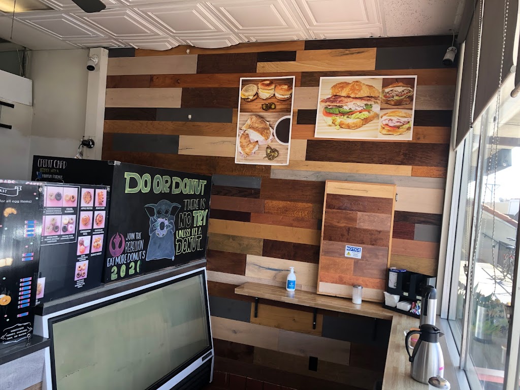 B.Cs Donuts | bakery | 2525 E Foothill Blvd, Pasadena, CA 91107, USA | 6267950012 OR +1 626-795-0012