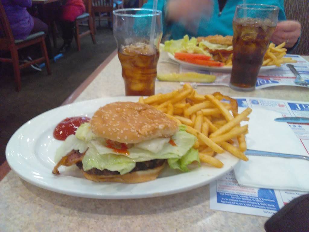 Branford Townhouse Restaurant | restaurant | 18 Main St, Branford, CT 06405, USA | 2034810550 OR +1 203-481-0550