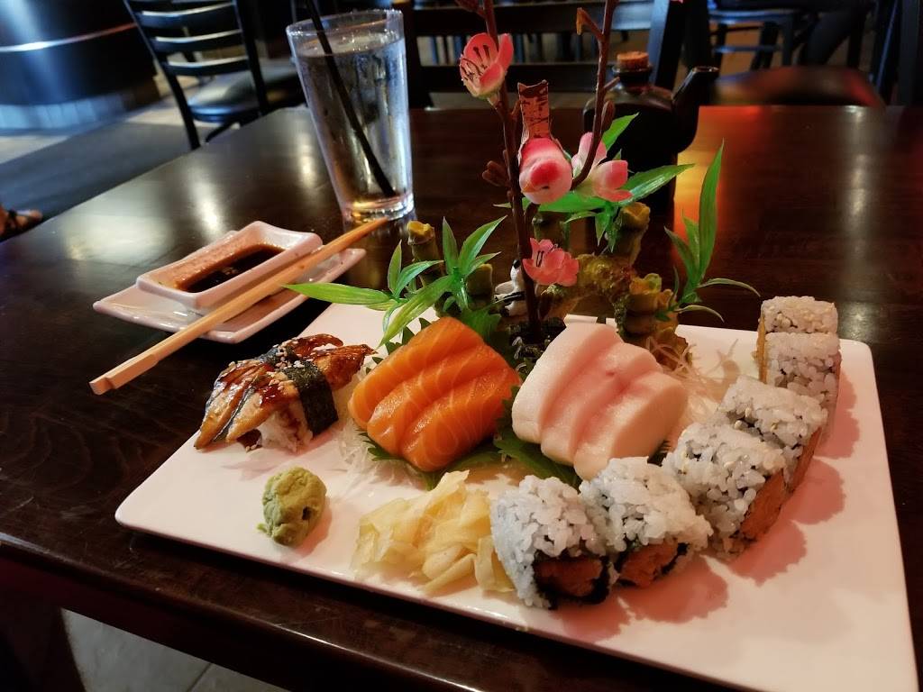 Ginza Japanese Restaurant | restaurant | 2727 N Mayfair Rd, Wauwatosa, WI 53222, USA | 4147713333 OR +1 414-771-3333
