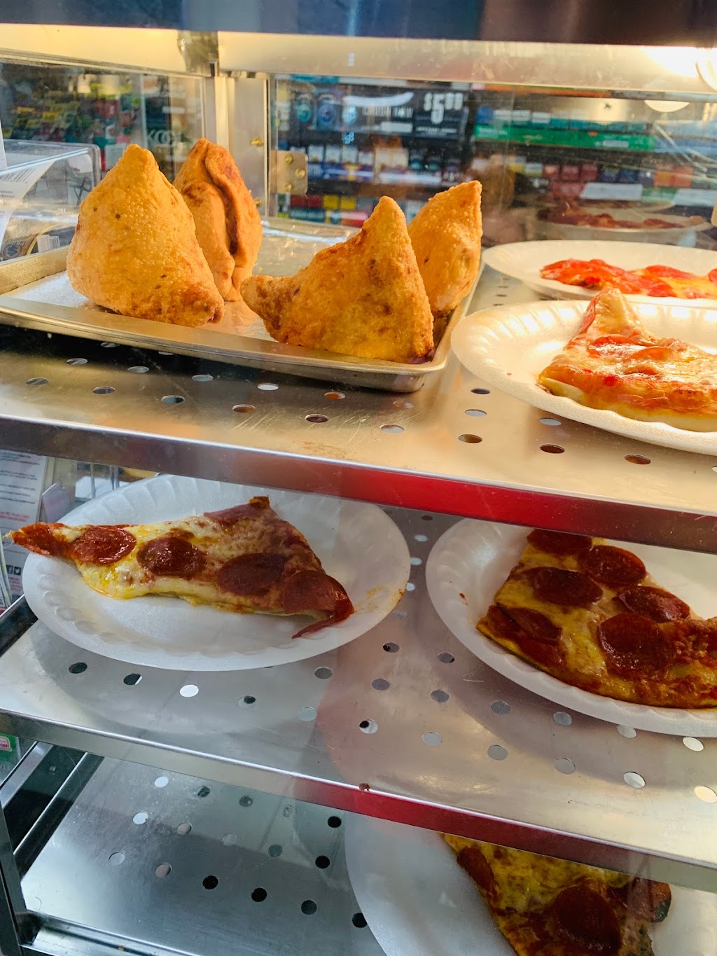 Haynies Corner Mart | restaurant | 37 Adams Ave A, Evansville, IN 47713, USA | 8125501353 OR +1 812-550-1353