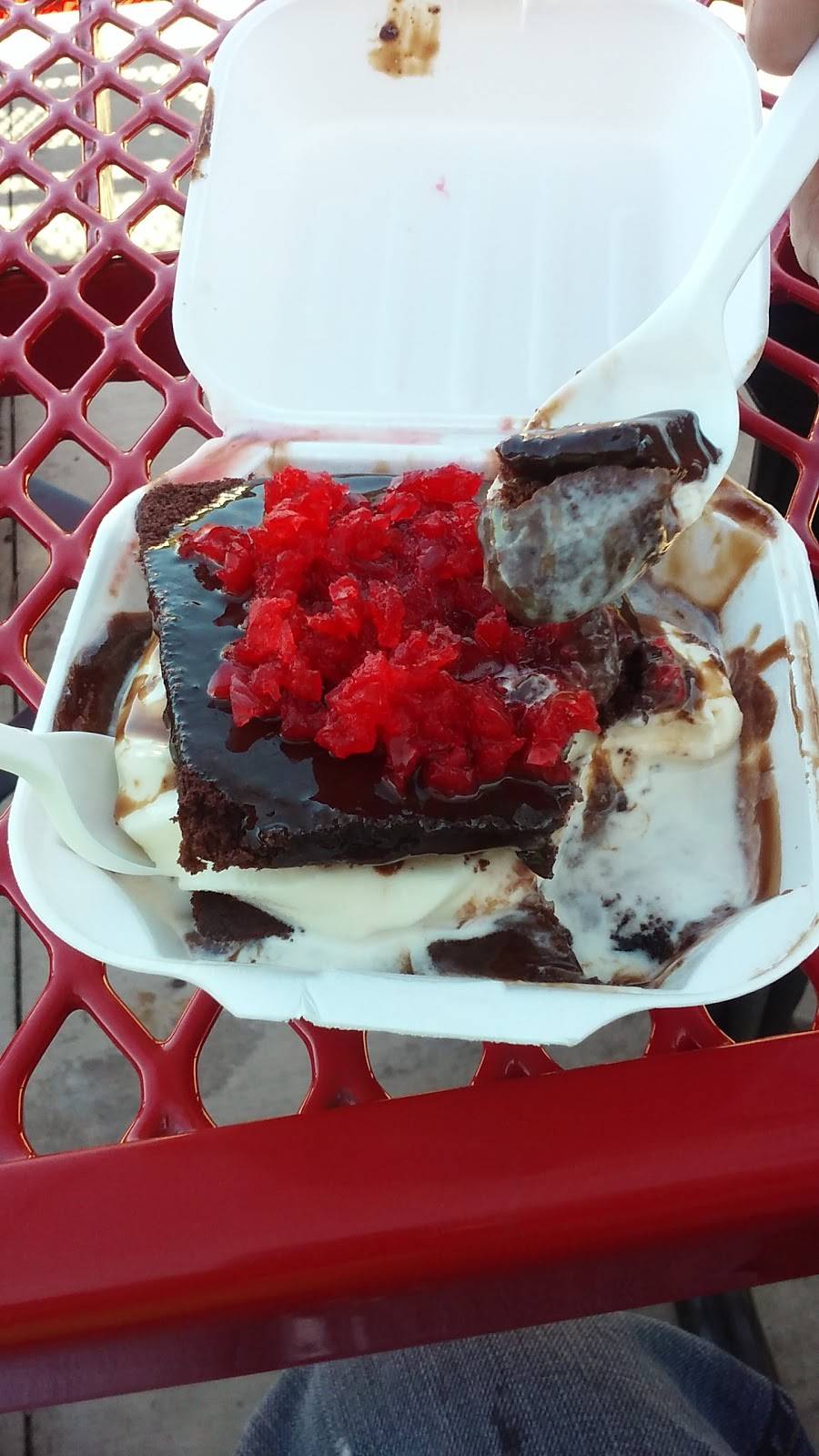 Debbies Drive Inn | restaurant | 157 W Broadway St, Newport, TN 37821, USA | 4236139399 OR +1 423-613-9399