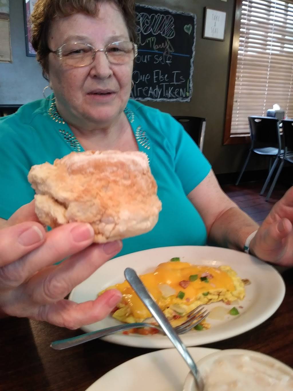 Bill & Marys Diner & Creative Catering | restaurant | 1022 N Main St, North Canton, OH 44720, USA | 3304949036 OR +1 330-494-9036