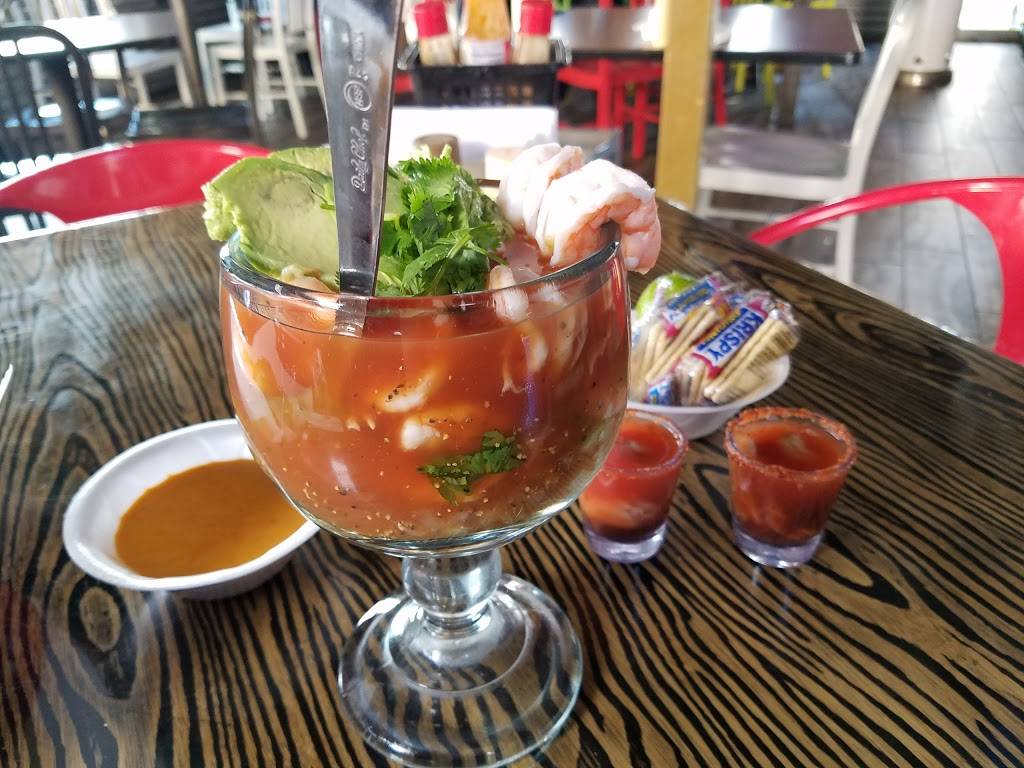 Little Shack | restaurant | 5360 N Mesa St, El Paso, TX 79912, USA | 9153211562 OR +1 915-321-1562