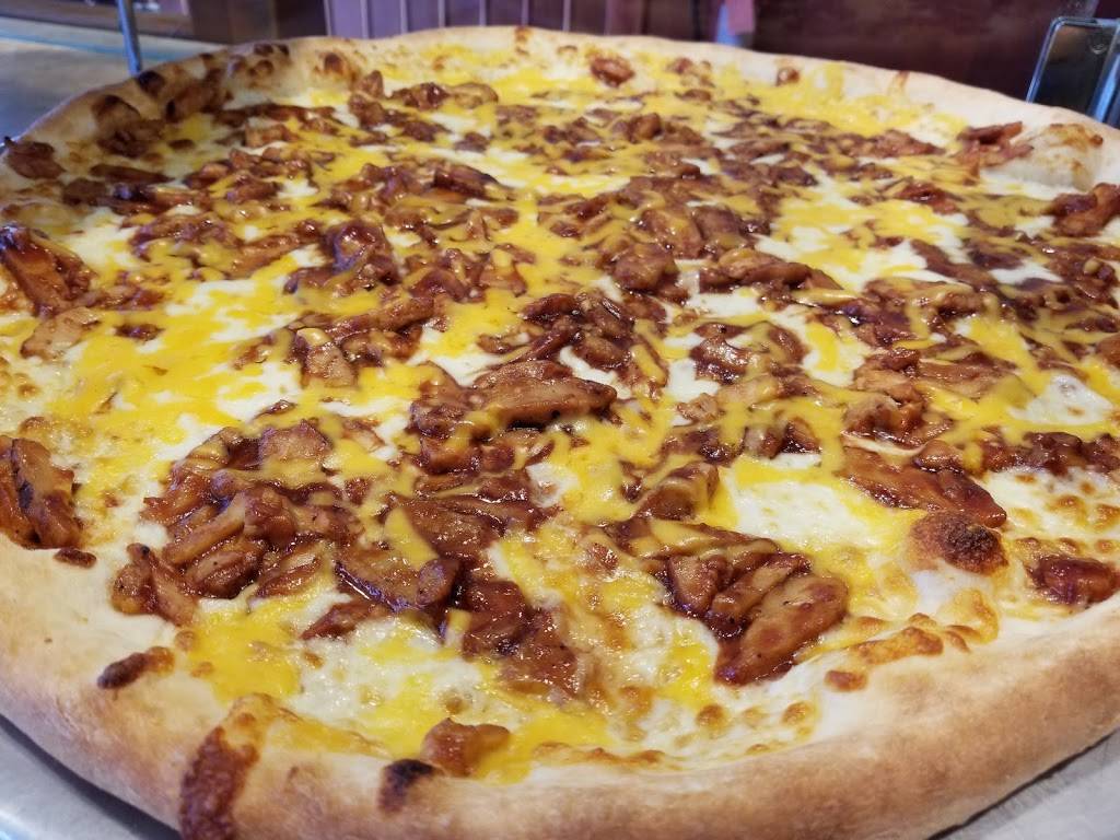 Sals Pizza Cedarburg | restaurant | W63N635 Washington Ave, Cedarburg, WI 53012, USA | 2623750011 OR +1 262-375-0011