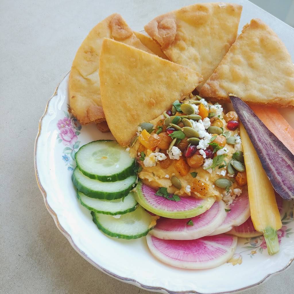 The Lemon Bar | restaurant | 95 E Pine St, Zionsville, IN 46077, USA | 3173440472 OR +1 317-344-0472