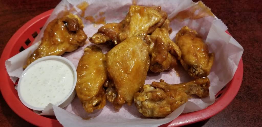 Horseshoe Lounge & Restaurant | restaurant | 410 St Louis Rd, Collinsville, IL 62234, USA | 6183459350 OR +1 618-345-9350