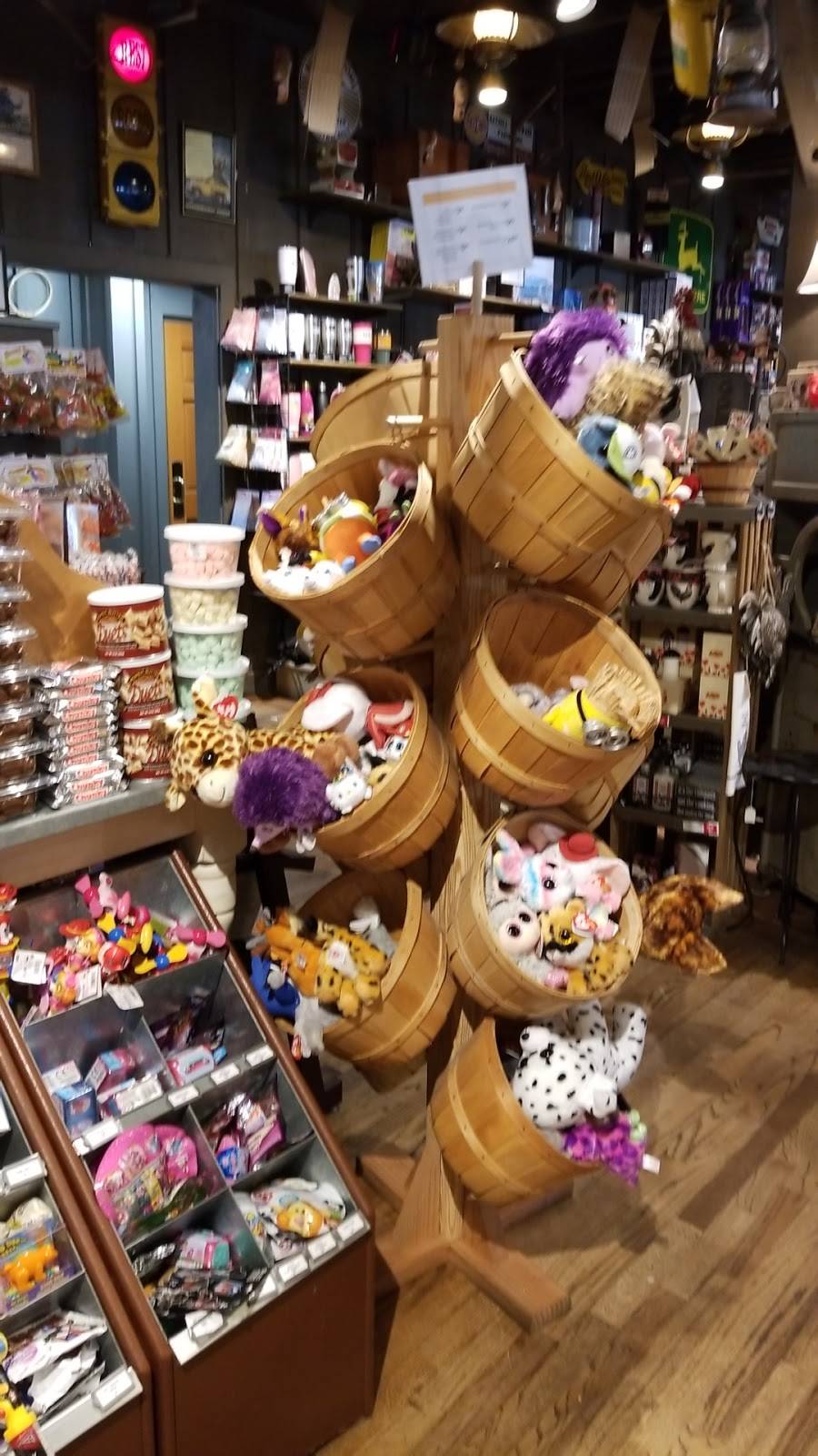 Cracker Barrel Old Country Store | restaurant | 2325 W International Speedway Blvd, Daytona Beach, FL 32114, USA | 3862480034 OR +1 386-248-0034