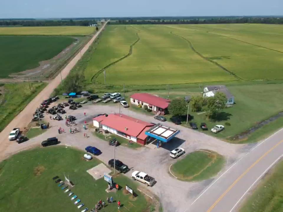 Backroads State Line | restaurant | 22249 MO-51, Qulin, MO 63961, USA | 5737187128 OR +1 573-718-7128