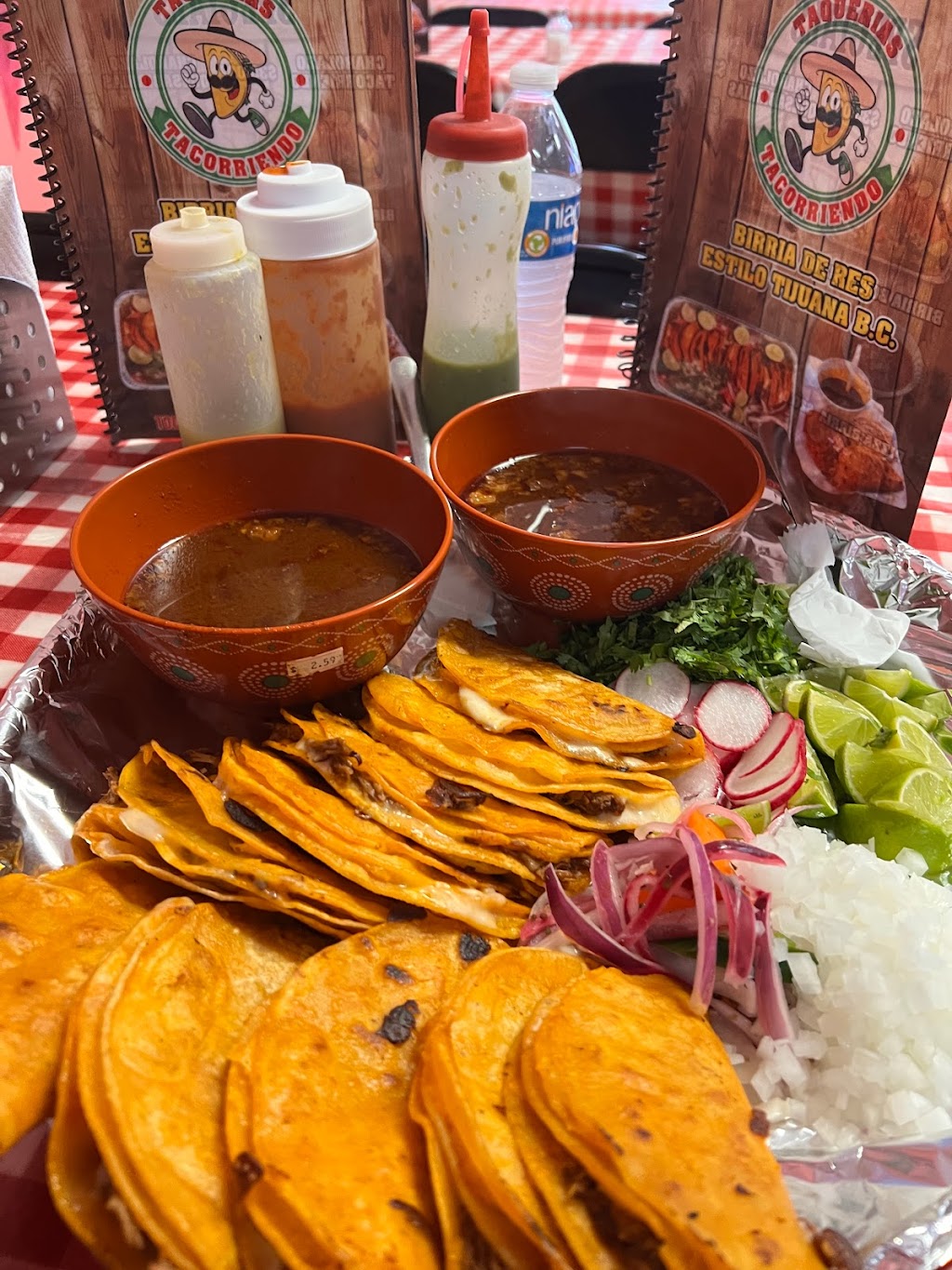 Taquerías Tacorriendo | restaurant | 3203 E 12th St, Kansas City, MO 64127, USA | 8164691340 OR +1 816-469-1340