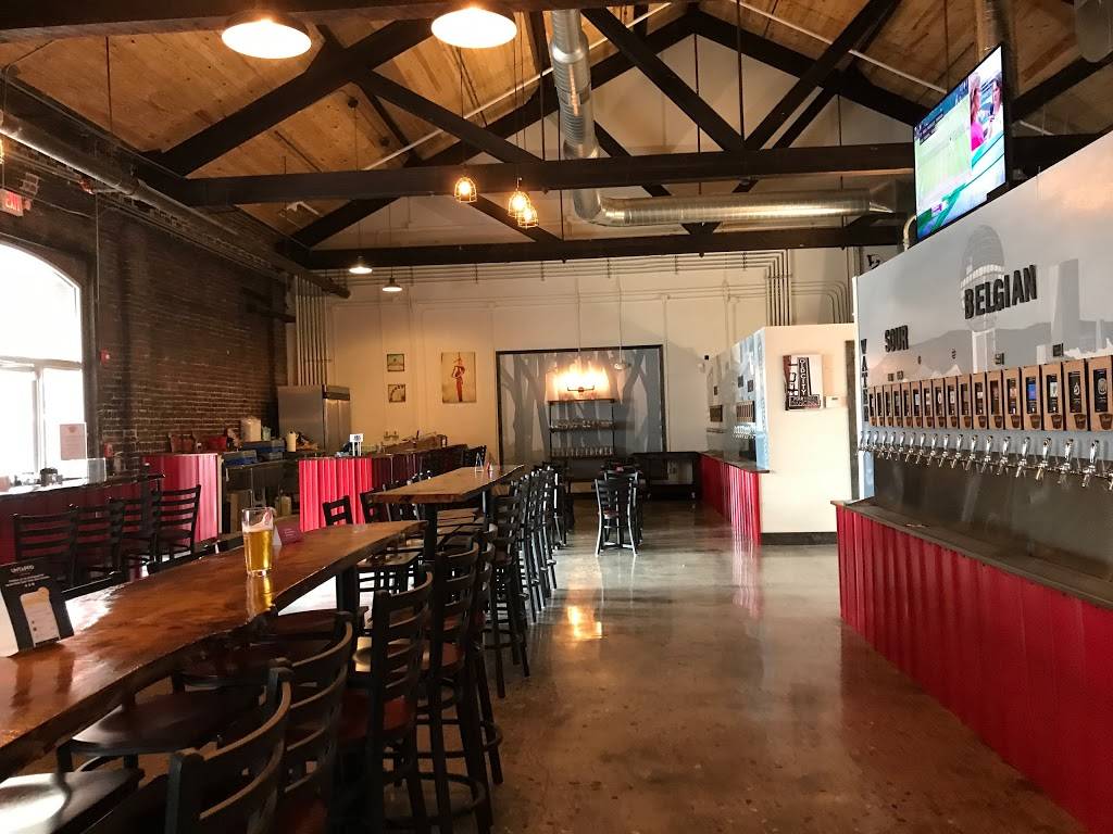 Pour Taproom: Knoxville | restaurant | 207 W Jackson Ave, Knoxville, TN 37902, USA | 8653375726 OR +1 865-337-5726