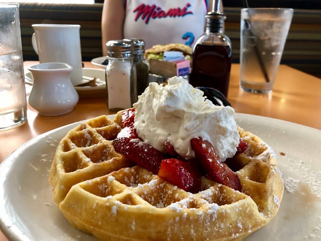 The Foxy Brown | restaurant | 723 E Broward Blvd, Fort Lauderdale, FL 33301, USA | 7542004236 OR +1 754-200-4236