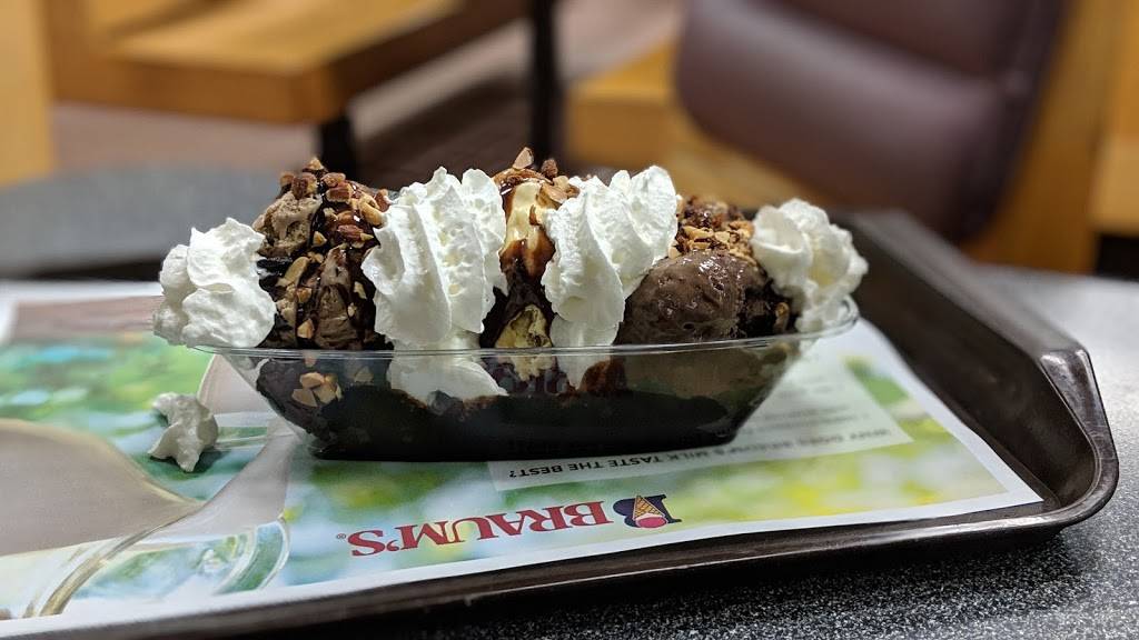 Braums Ice Cream & Burger Restaurant | restaurant | 2305 SE Walton Blvd, Bentonville, AR 72712, USA | 4792739696 OR +1 479-273-9696
