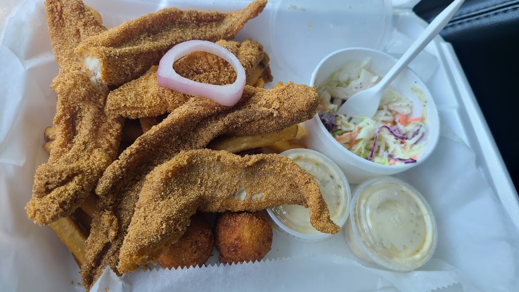 Red Top Seafood | restaurant | 55 Sgt Prentiss Dr Suite 24, Natchez, MS 39120, USA | 6016530371 OR +1 601-653-0371