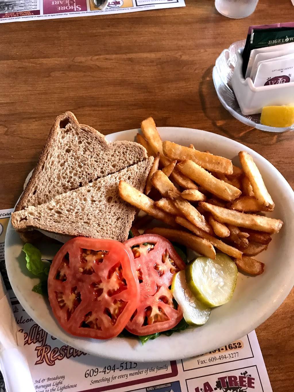 Kellys Old Barney Restaurant | restaurant | 208 Broadway, Barnegat Light, NJ 08006, USA | 6094945115 OR +1 609-494-5115