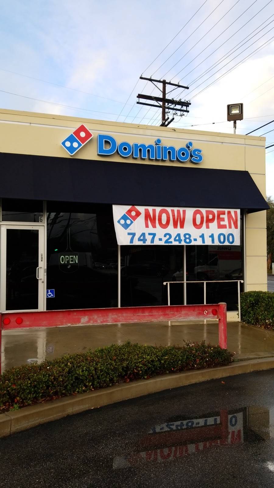 Dominos Pizza | meal delivery | 12501 Burbank Blvd, Valley Village, CA 91607, USA | 7472481100 OR +1 747-248-1100