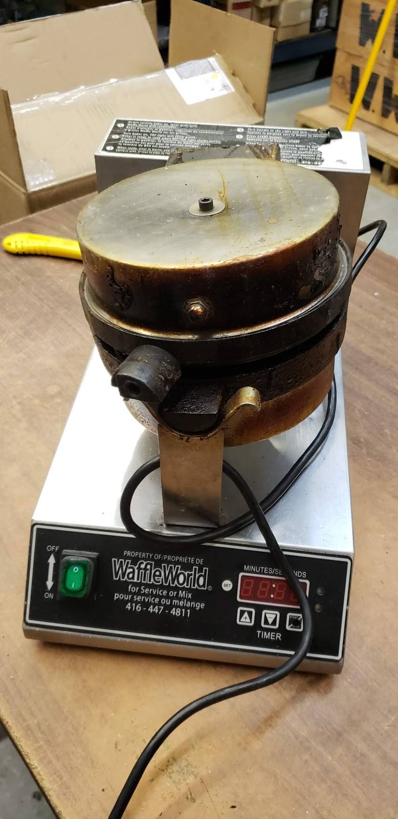 Waffle World Inc | restaurant | 73 Railside Rd, North York, ON M3A 1B2, Canada | 4164470031 OR +1 416-447-0031