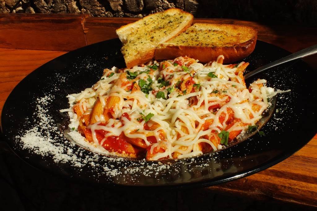 Giovannis Pizza & Pasta | restaurant | 123 6th St, Pittsburgh, PA 15222, USA | 4122817060 OR +1 412-281-7060