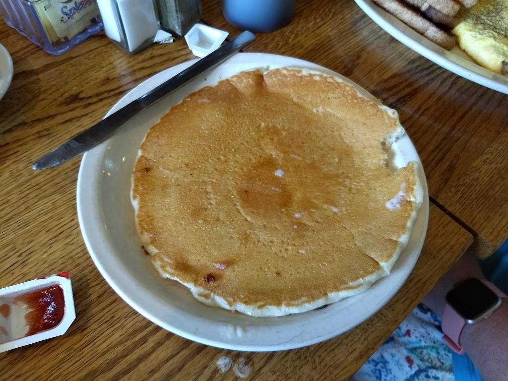 McKennas Village Restaurant | restaurant | 321 N Lincoln Ave, Lakeview, MI 48850, USA | 9893529918 OR +1 989-352-9918