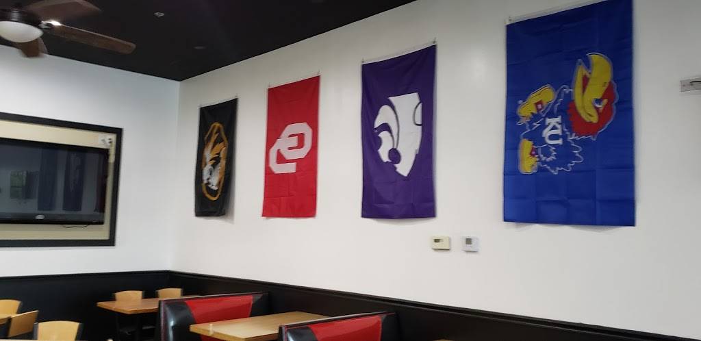 Pizza Shuttle | meal delivery | 12094 W 135th St, Overland Park, KS 66221, USA | 9138822182 OR +1 913-882-2182