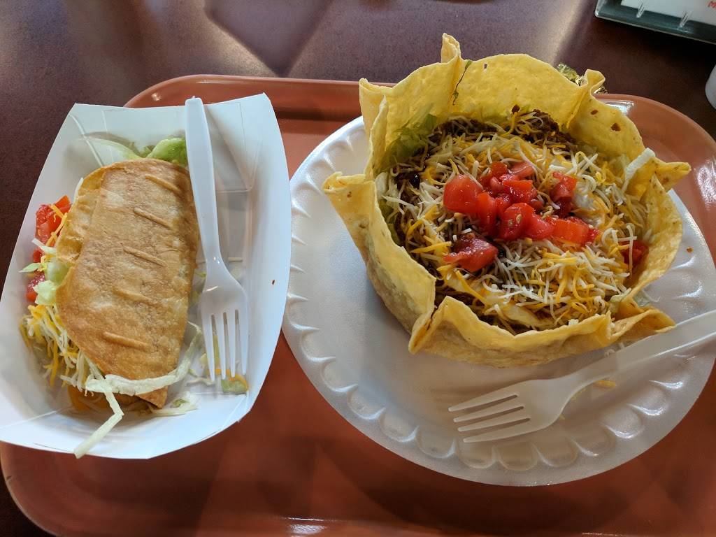 Berts Chuck Wagon | restaurant | 101 E Main St, Collinsville, IL 62234, USA | 6183447993 OR +1 618-344-7993