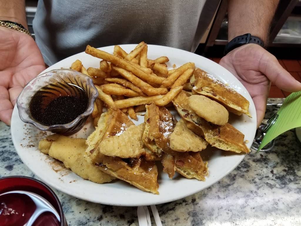 Three Coins Diner | restaurant | 7410 N Nebraska Ave, Tampa, FL 33604, USA | 8132391256 OR +1 813-239-1256