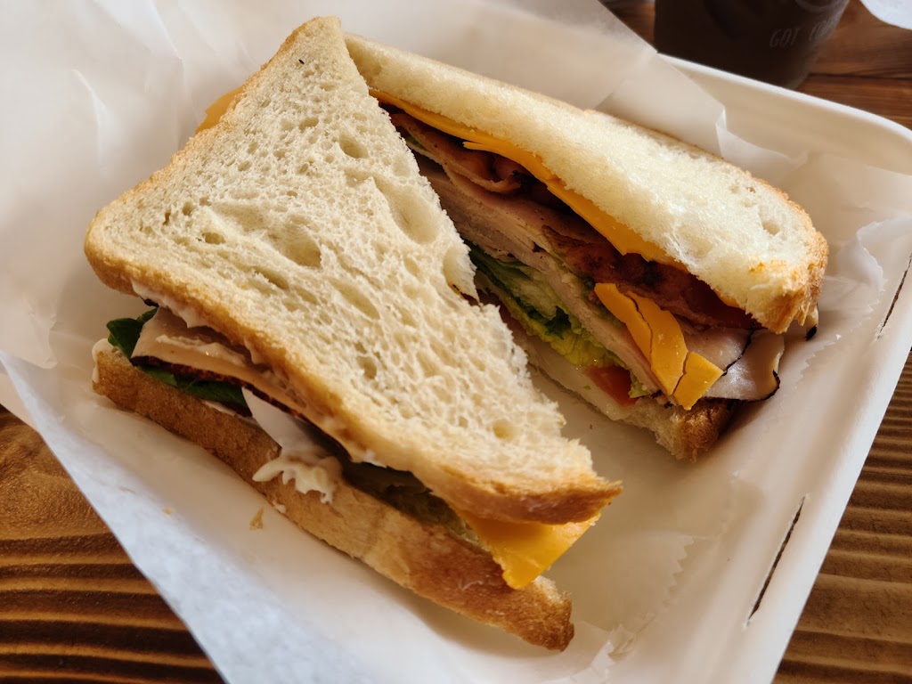 Lil Cow Cafe Bistro | cafe | 6409 Shiplett Blvd, Burke, VA 22015, USA | 7038520544 OR +1 703-852-0544