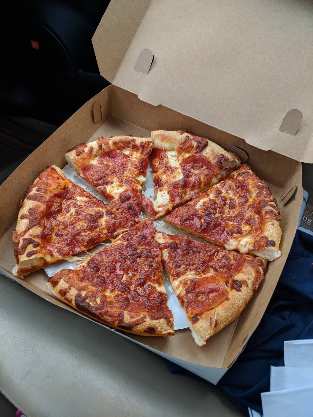 Lisbon House of Pizza | restaurant | 688 Lisbon St, Lisbon Falls, ME 04252, USA | 2073536114 OR +1 207-353-6114