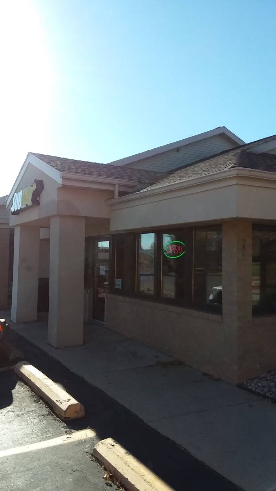 Subway | restaurant | 1429 W Main St, Sun Prairie, WI 53590, USA | 6088256080 OR +1 608-825-6080