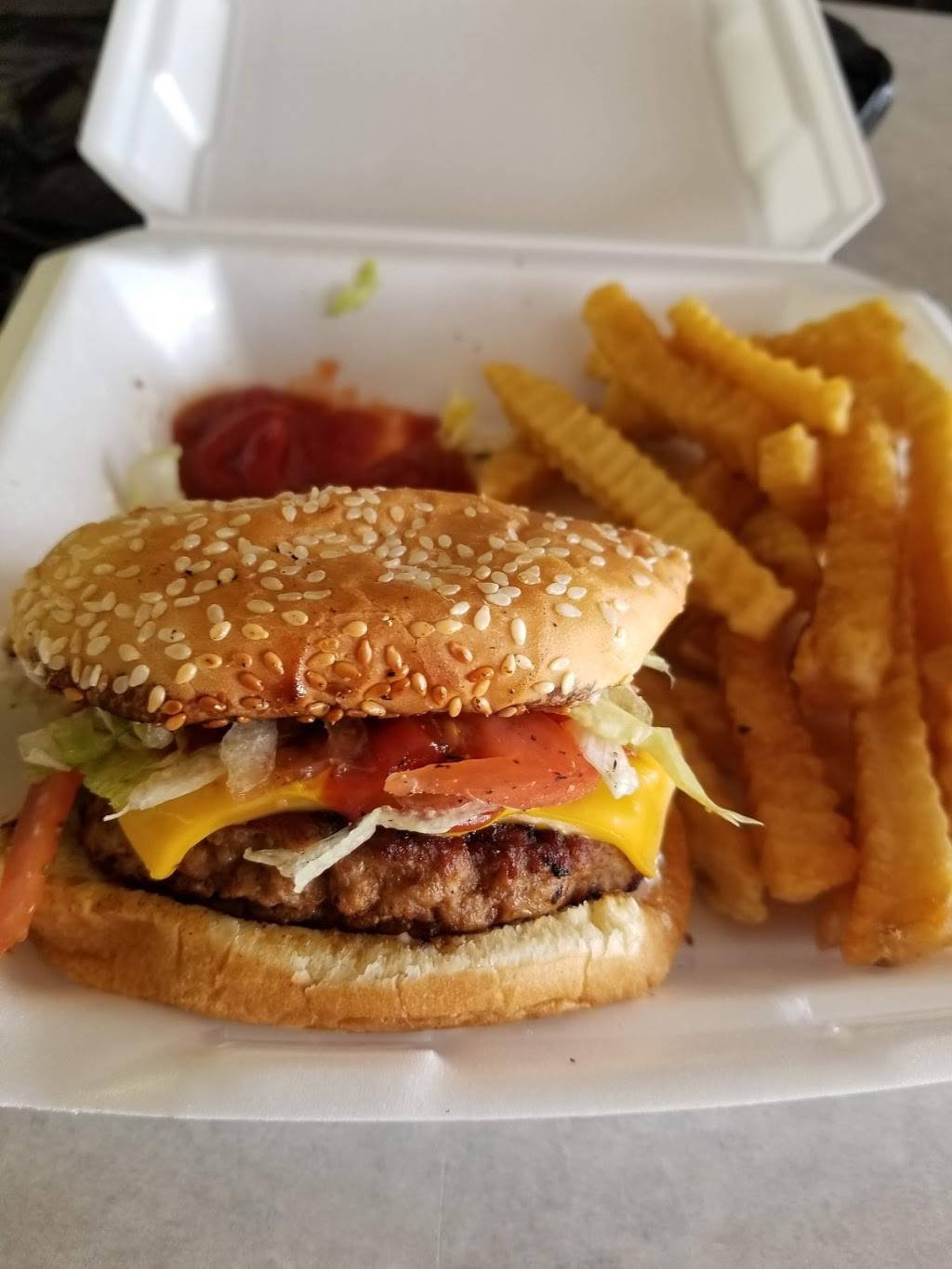 C.J.s Cafe & Lounge LLC | restaurant | 2645 Forbes Dr, Montgomery, AL 36110, USA | 3345935810 OR +1 334-593-5810