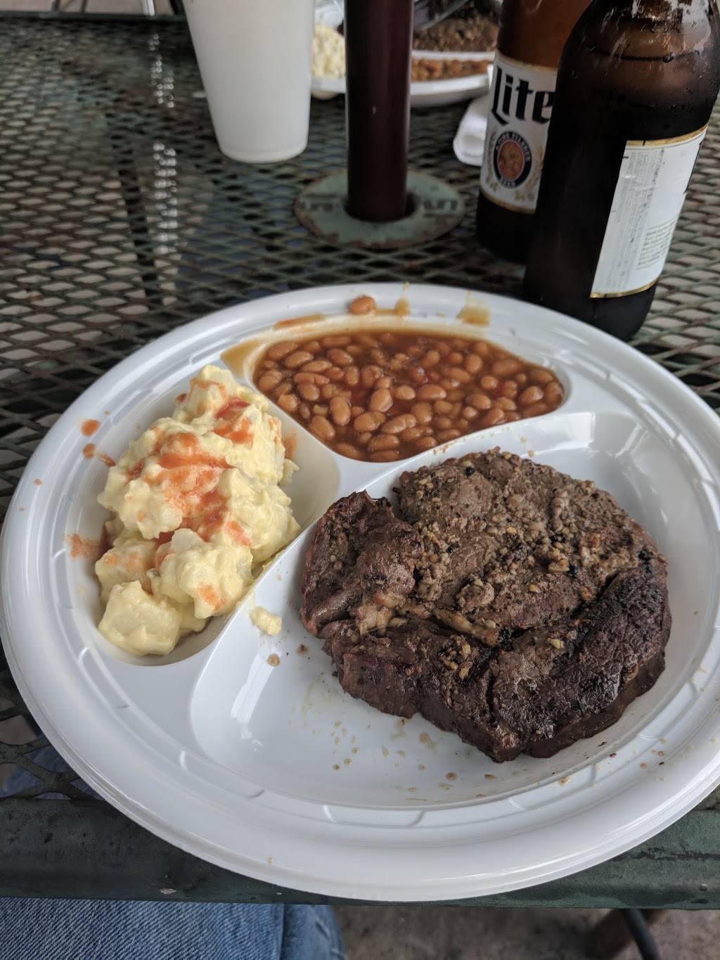 Sleepy Hollow Restaurant & Bar | restaurant | 10333 E Gobbler Dr, Floral City, FL 34436, USA | 3524198652 OR +1 352-419-8652