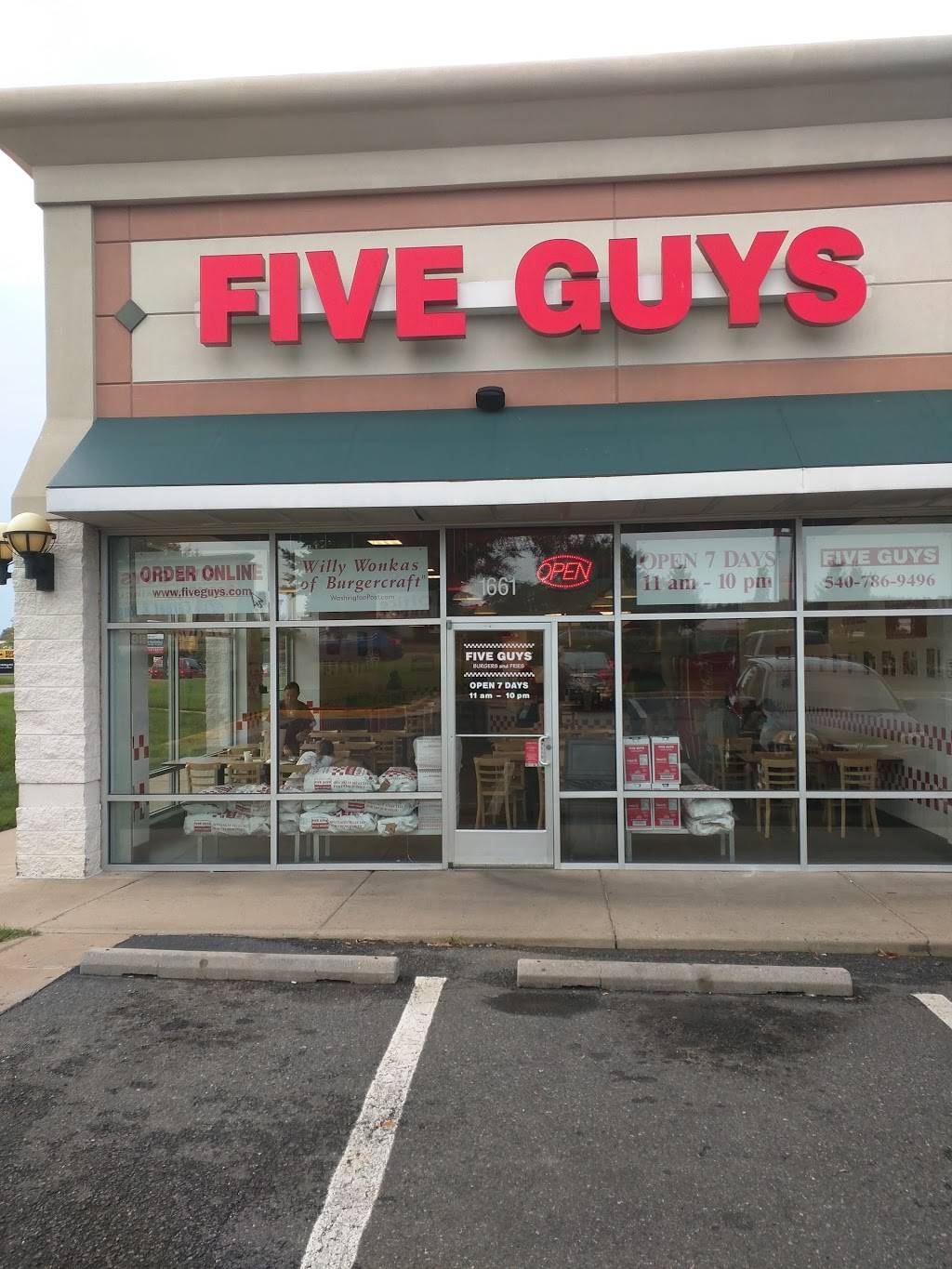 Five Guys | meal takeaway | 1661 Carl D. Silver Parkway, Fredericksburg, VA 22401, USA | 5407869496 OR +1 540-786-9496
